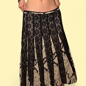 Vintage Y2K Bandolino Black Lace Pleated Midi Skirt
